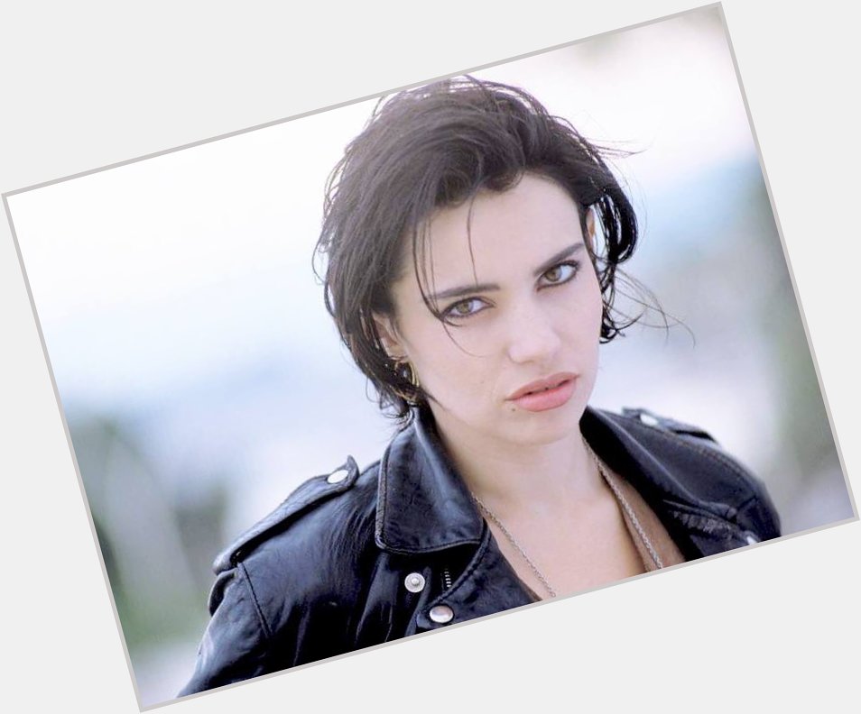 Happy birthday Beatrice Dalle.

Here she is at the 1989 Cannes Film Festival... 
