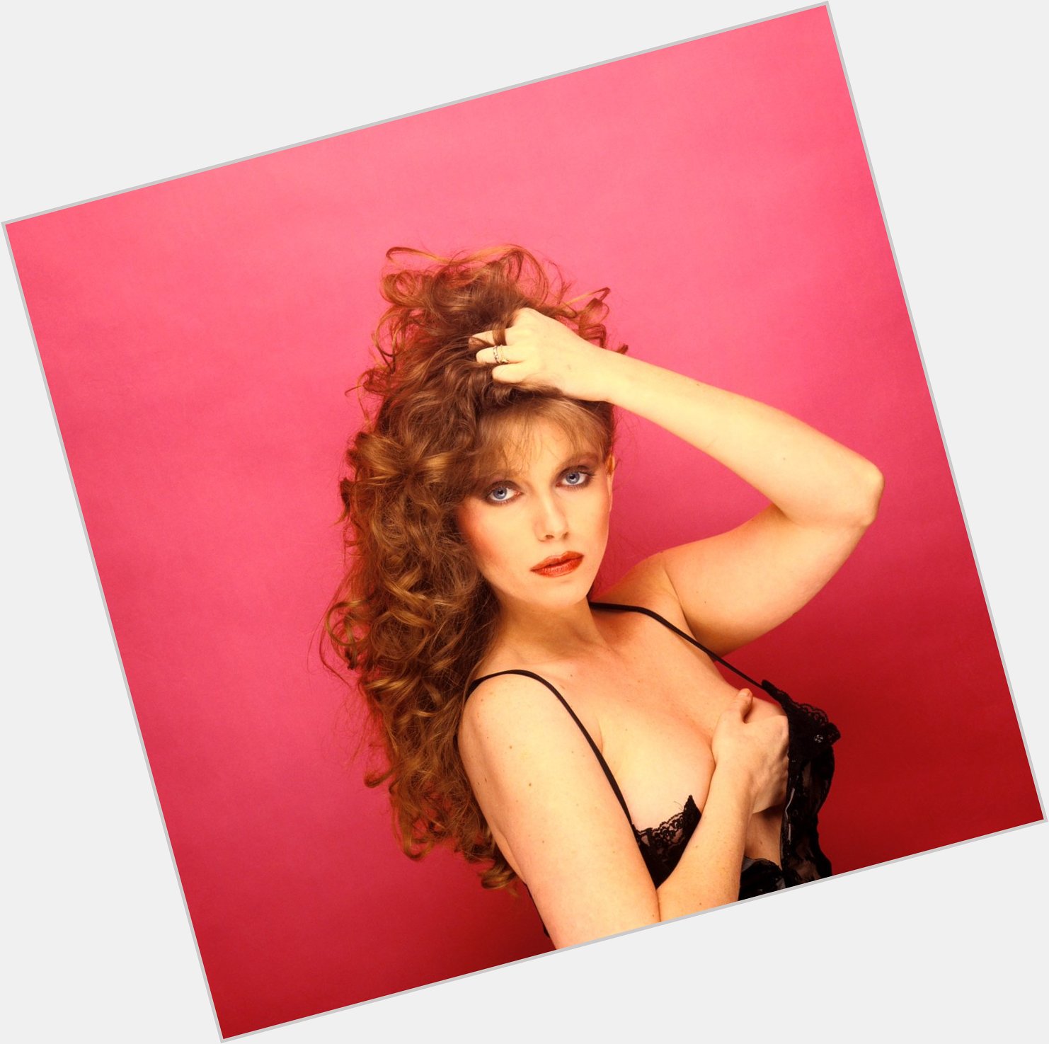 Happy Birthday to the gorgeous Bebe Buell! 