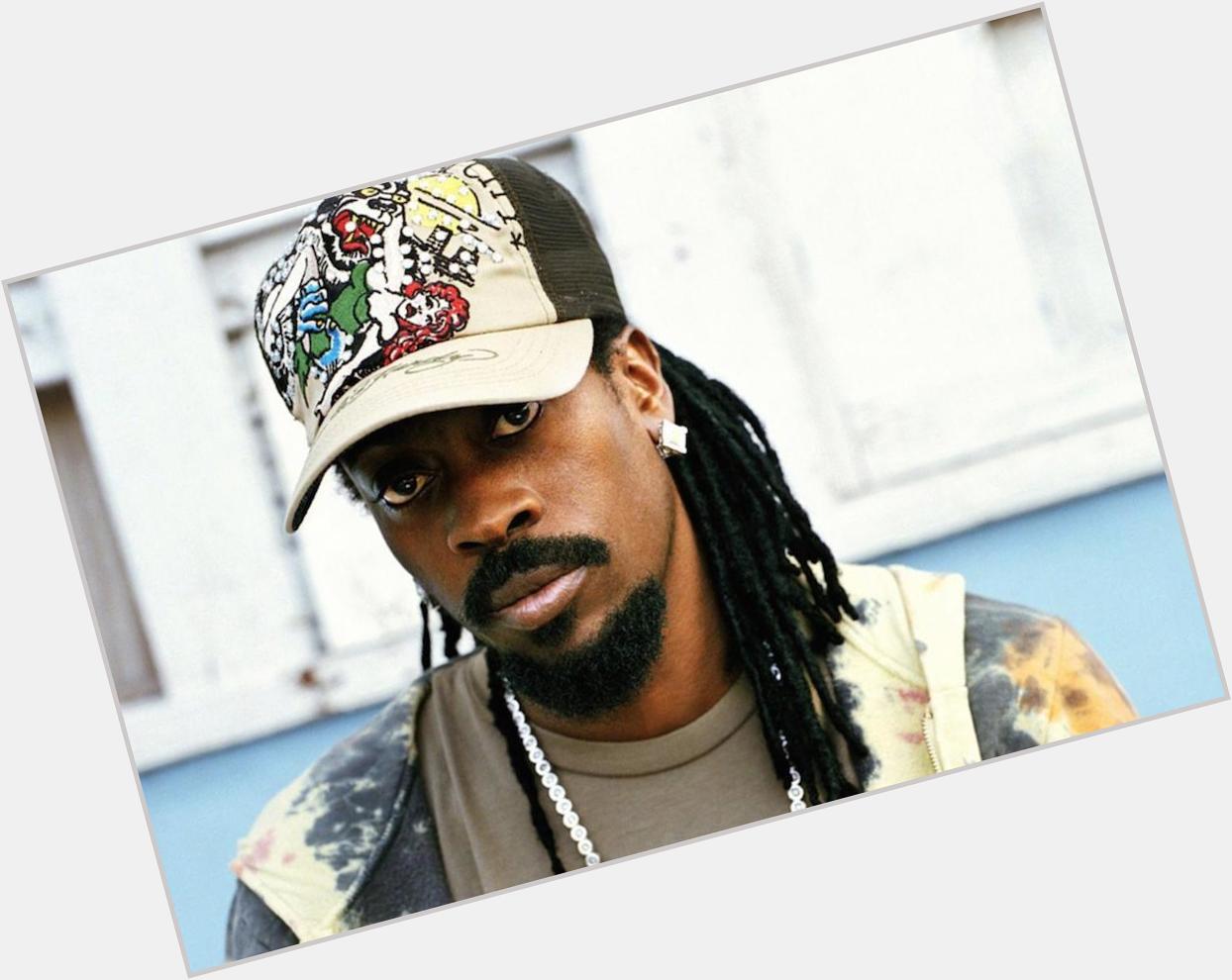 King of the Dancehall celebrates his 42nd birthday today. Salute!  