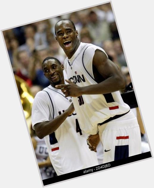 Happy Birthday to certified BUCKET Ben Gordon!!! Obviously gotta throw it back to the UConn days!!! 