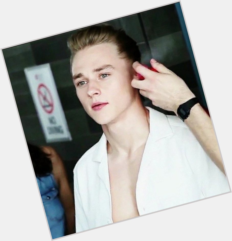 HAPPY BIRTHDAY TO BEN HARDY I HOPE YOU HAVE A GOOD DAY MWA 