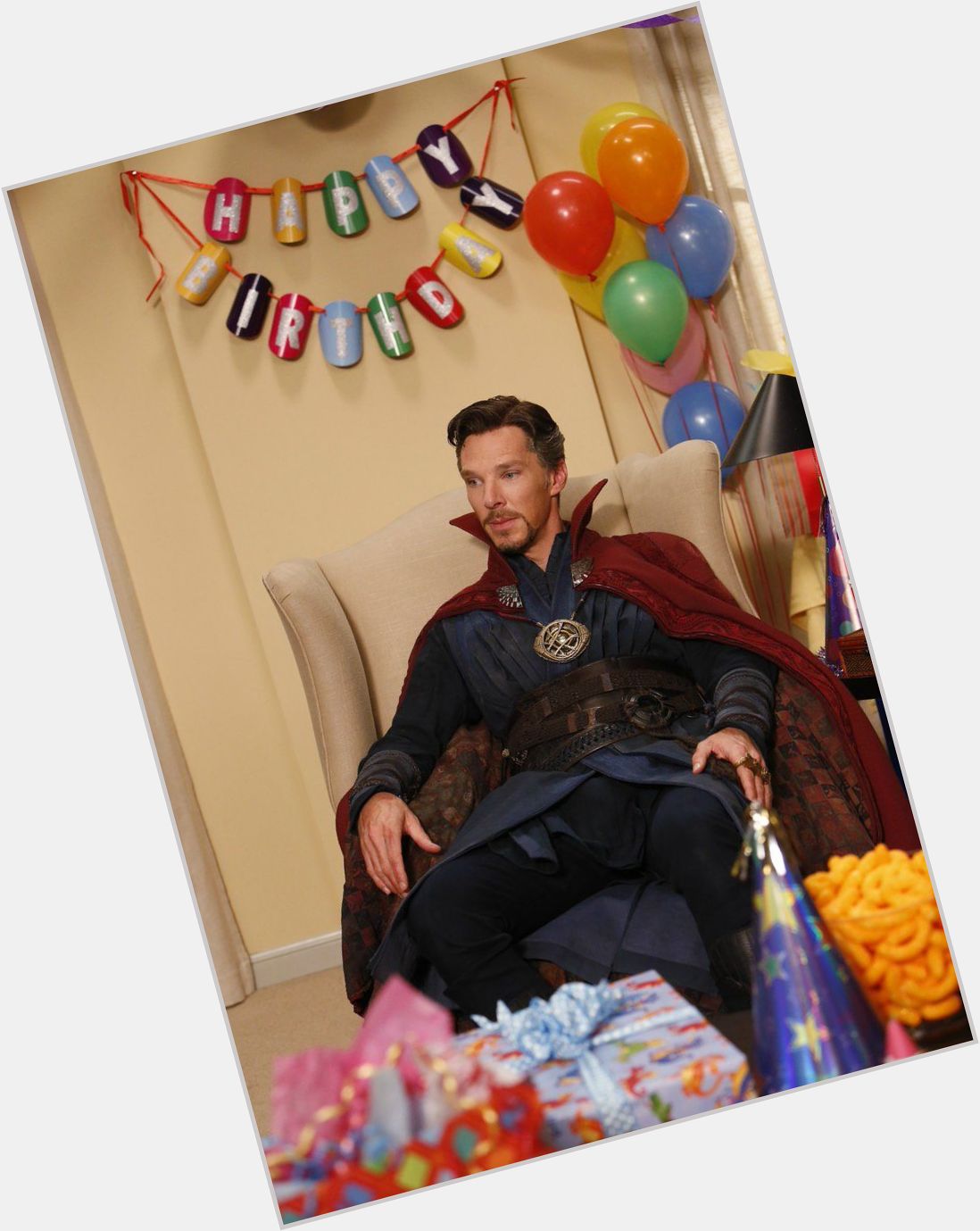 Happy birthday, Benedict Cumberbatch ayo datang ke birthday party-nya 