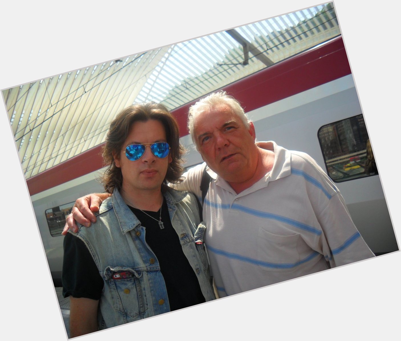HAPPY BIRTHDAY TO YOU BENJAMIN BIOLAY.
Benjamin Biolay fête ce lundi 20 janvier 2020 ses 47 ans. 