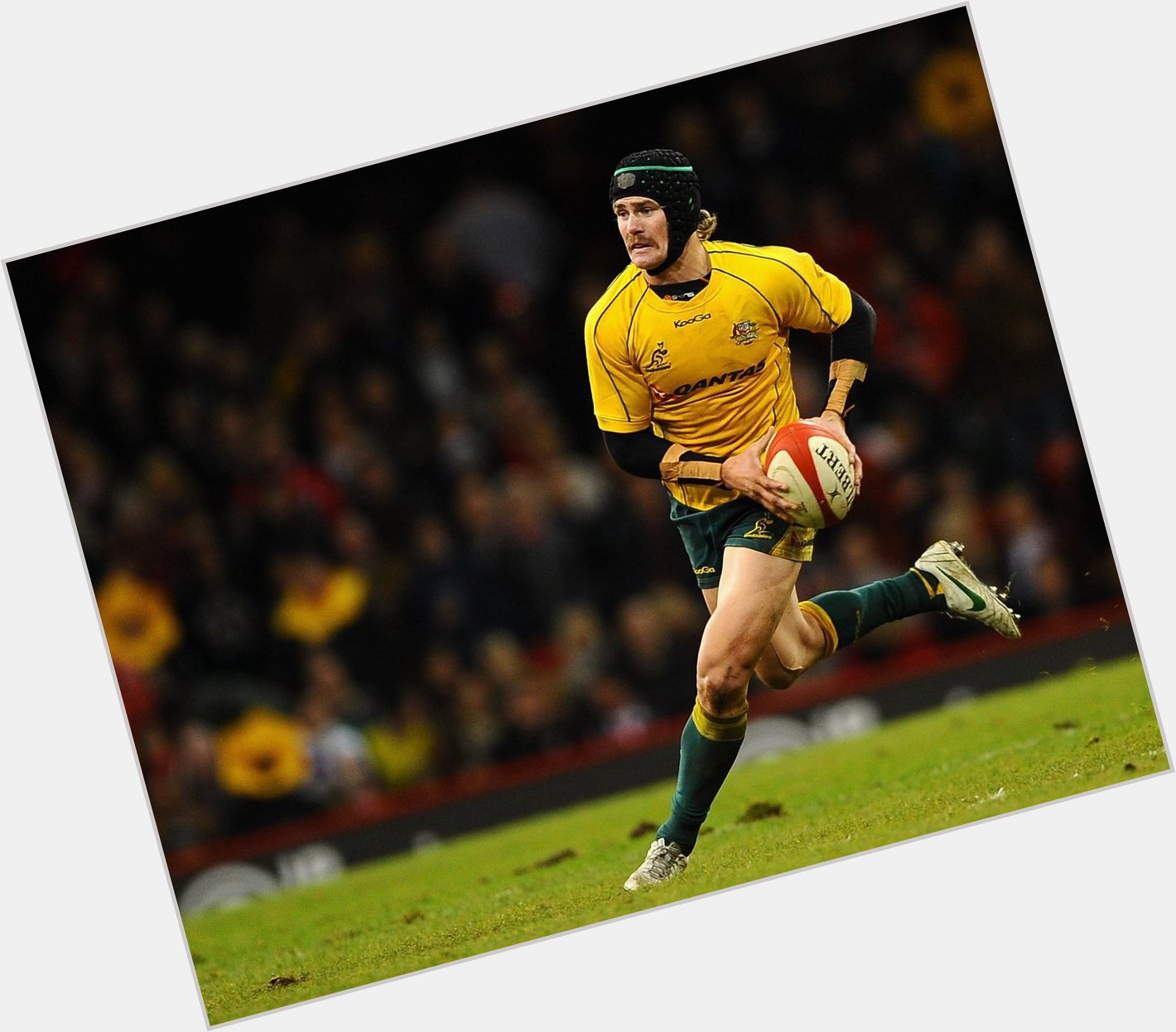 Happy birthday to Wallaby No. 820 Berrick Barnes, who made his Test debut vs. Japan in Lyon (2007). 
