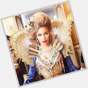 HAPPY BIRTHDAY QUEEN B :D BEYONCE KNOWLES :D 