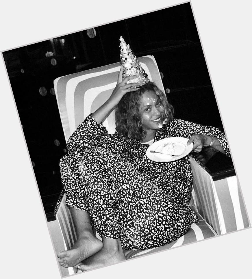 34 years ago today, Beyoncé Knowles was born. Happy birthday queen Bey! 