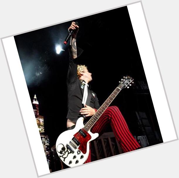 Happy birthday, Billie Joe Armstrong! Here\s a shot I took of the frontman at by Detroit :) 