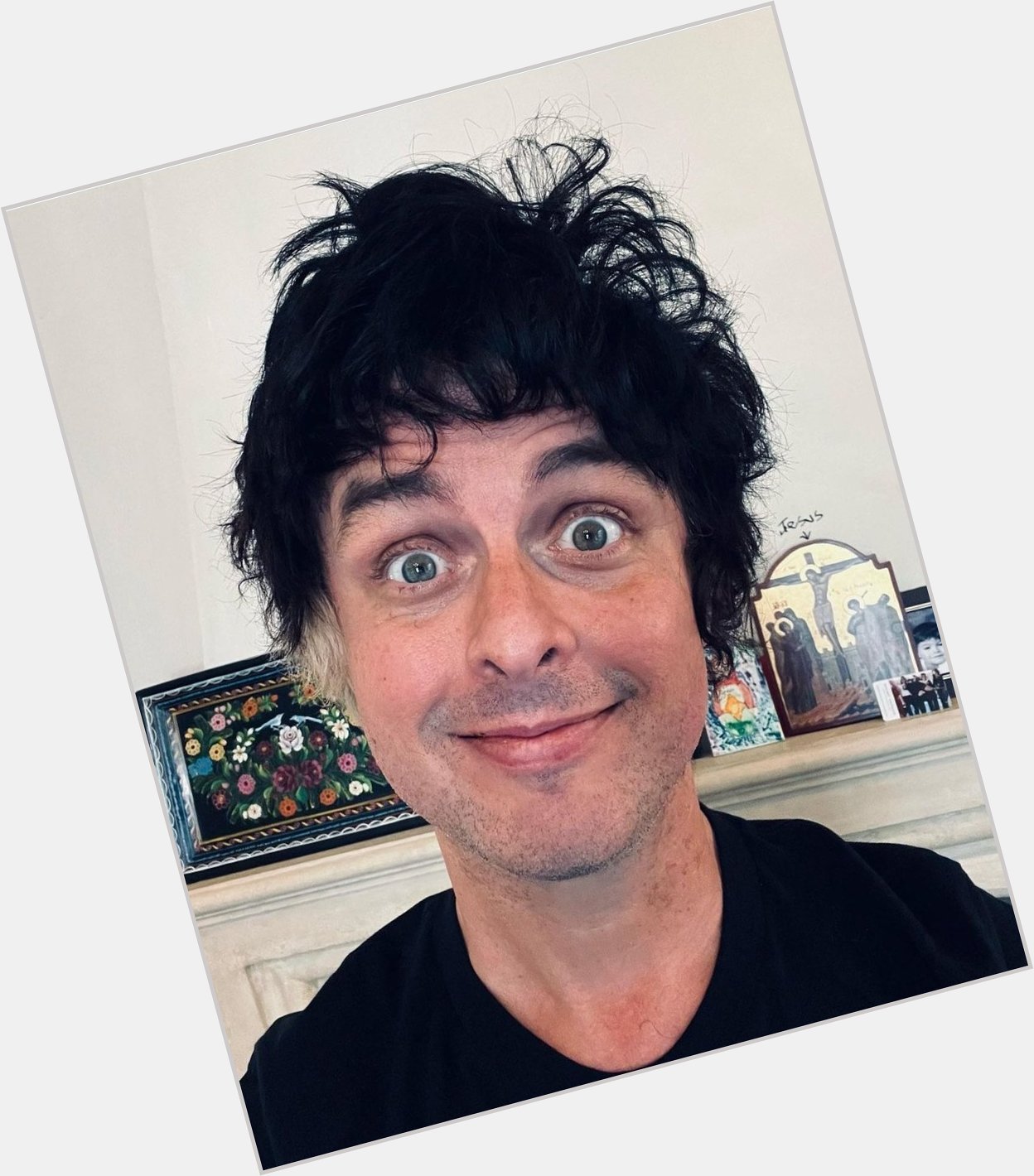 Happy 50 birthday to the amazing Green Day vocalist and guitarist Billie Joe Armstrong! 