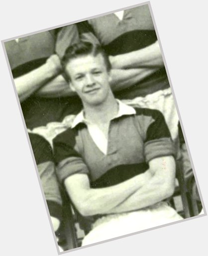 Happy 86th birthday to Glentoran and Northern Ireland legend Billy Bingham. 