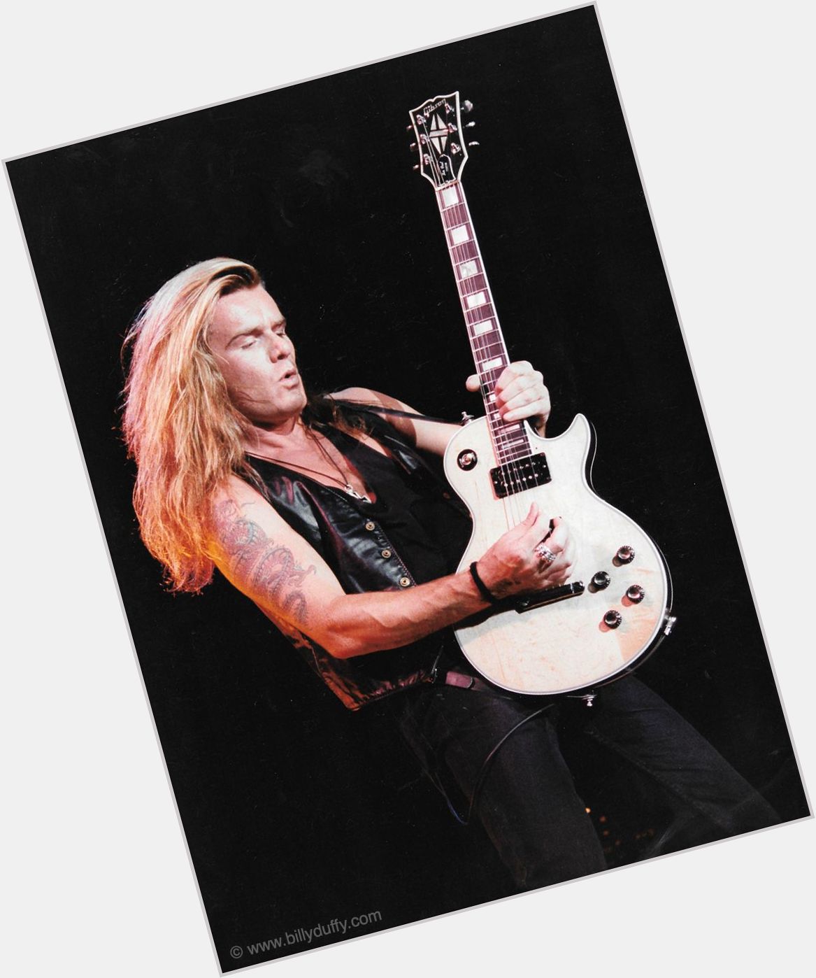 Happy Birthday to The Cult guitarist Billy Duffy. He turns 60 today. 