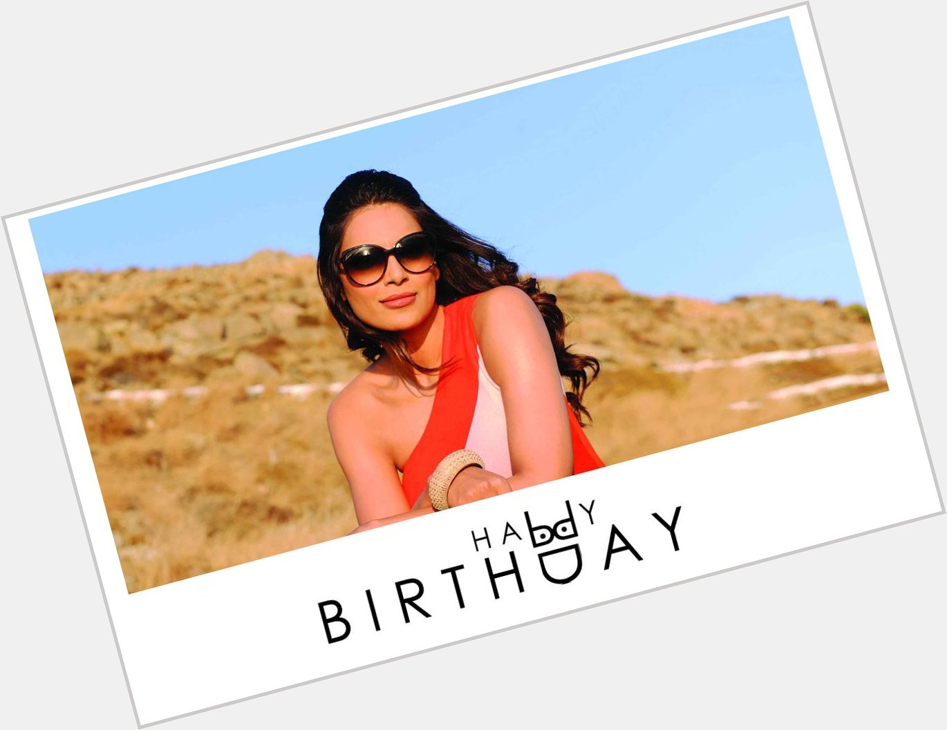 We wish the big eyed, husky voiced beauty Bipasha Basu a very Happy Birthday. Like if you love her sunglasses. 