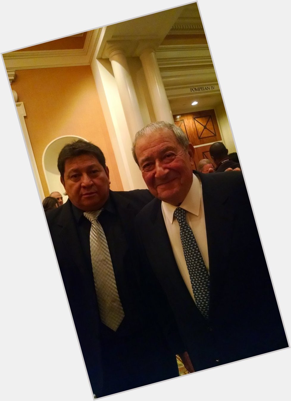 Happy birthday to the great boxing promoter Bob Arum a lot of health and life. 