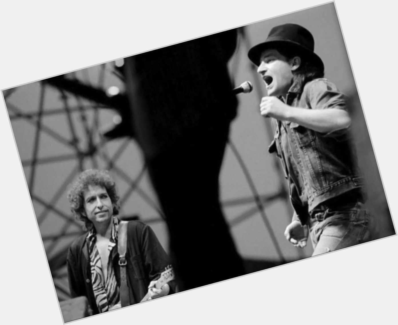 This is... 80 !
Happy birthday Mr Bob Dylan  