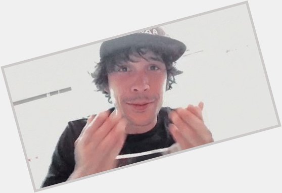 It s bob morley s bday today! hope you have an amazing bday and that you re happy! 