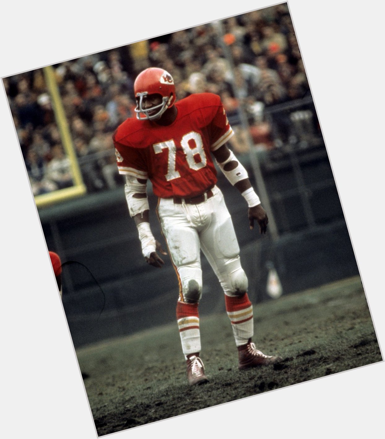 Happy Birthday to Bobby Bell, who turns 77 today! 