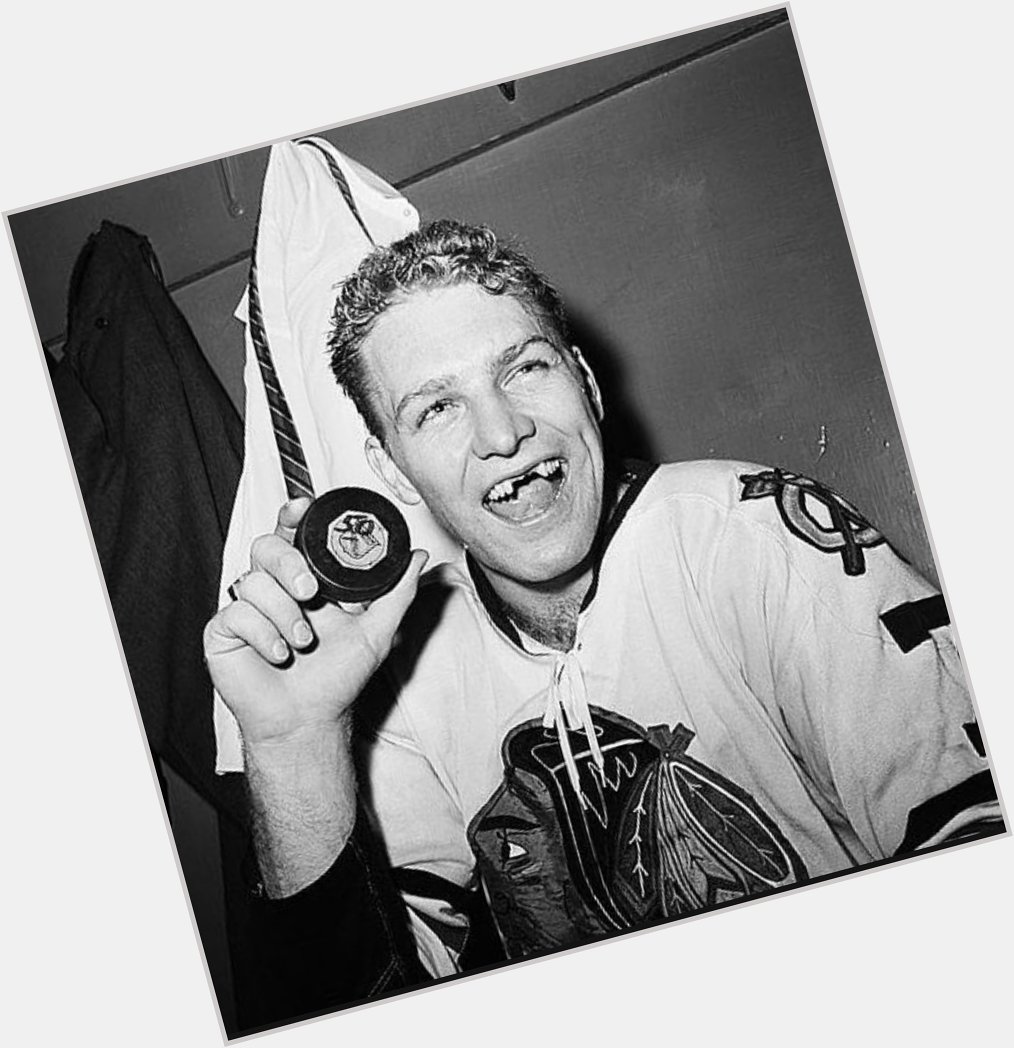 Happy birthday to Hall of Famer Bobby Hull, who turns 79 today. 
