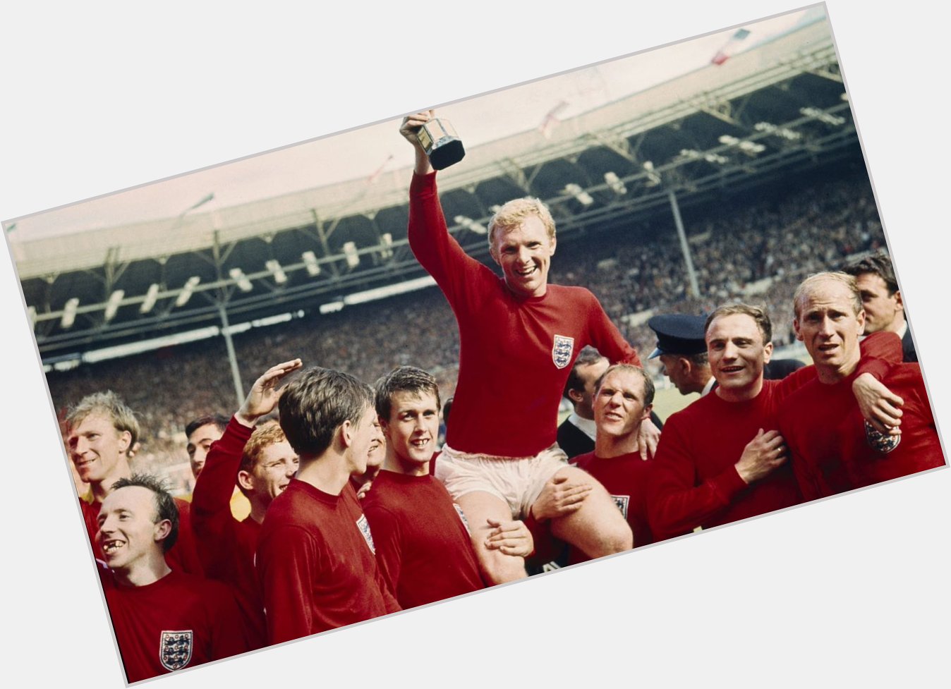 Happy 80th Birthday to our greatest ever son.

Sir Bobby Moore          
