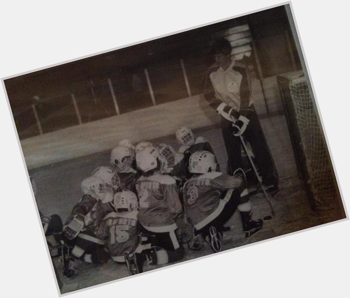 Happy Birthday to Bobby Orr. Here\s a pic of him with my \80 Mite-A team. That\s me kneeling on the ice behind him.

 