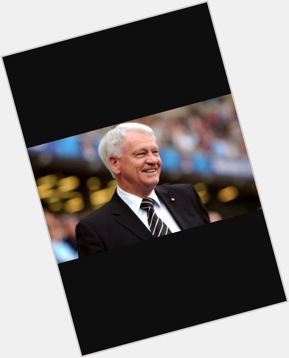  happy birthday sir Bobby Robson one of England\s greatest managers a geordie a gent a legend 