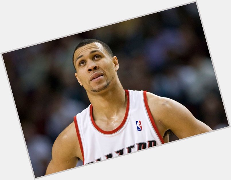 HAPPY BDAY B-ROY Brandon Roy Was Shot In The Leg While Shielding Kids In L.A Shooting

Br 