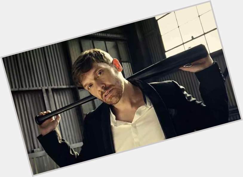 I d like to wish a happy 45th birthday to Brent Smith, lead singer of Shinedown! 
