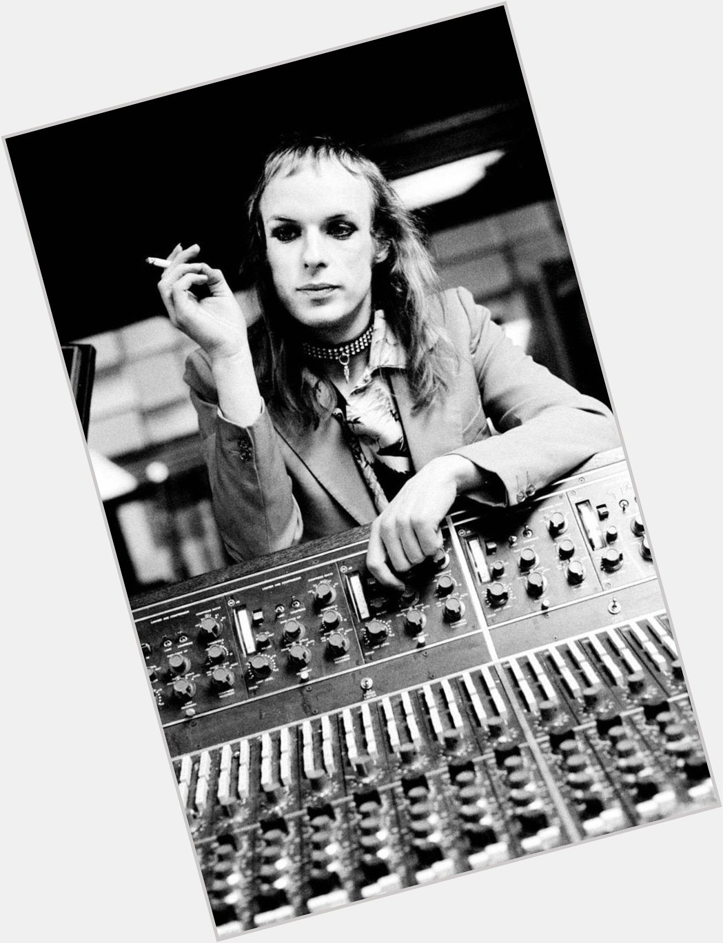     Happy birthday to the amazing Brian Eno! 