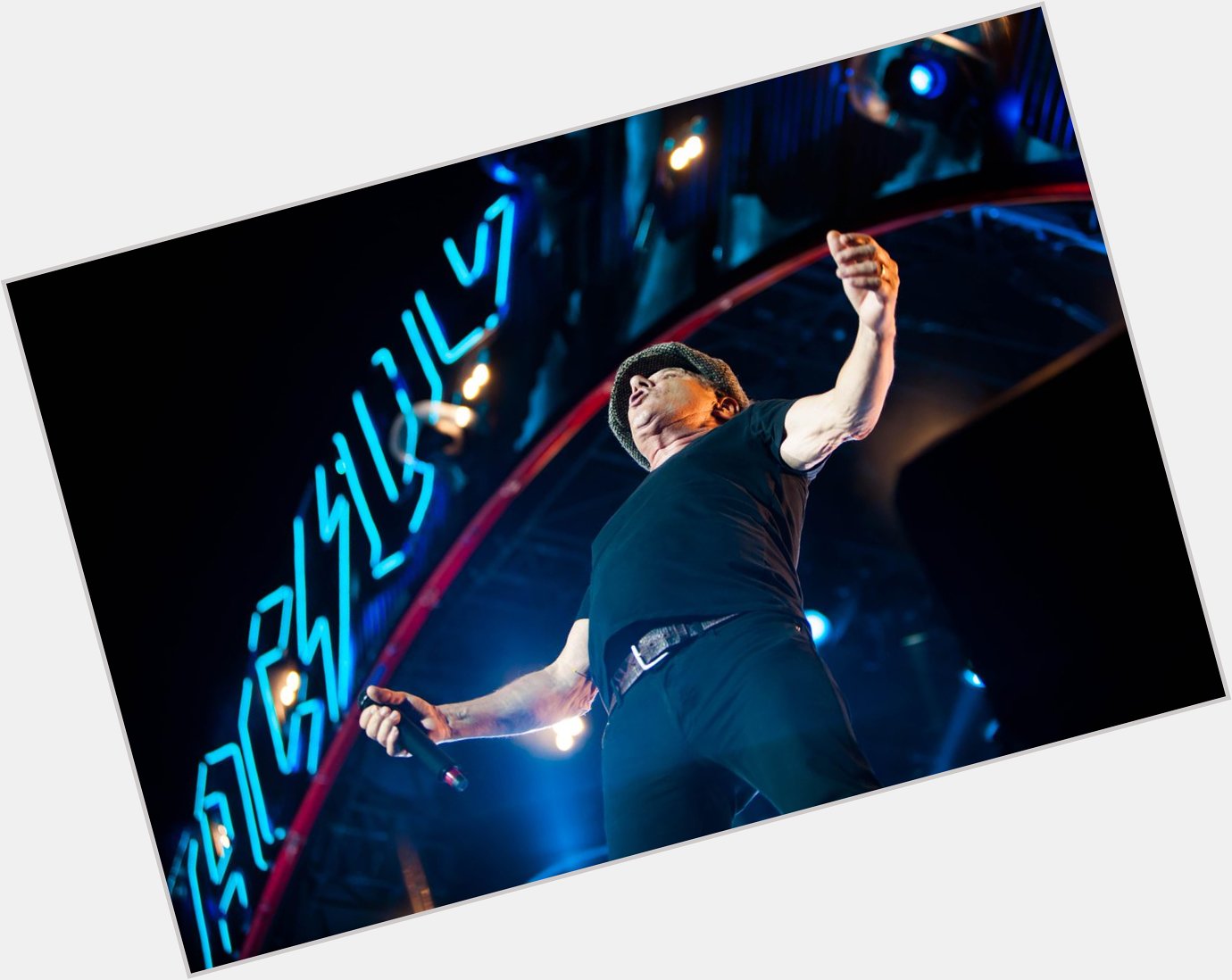 Happy 68th Birthday to the man, the legend, Brian Johnson!
(photo credit: Greg Capparell) 