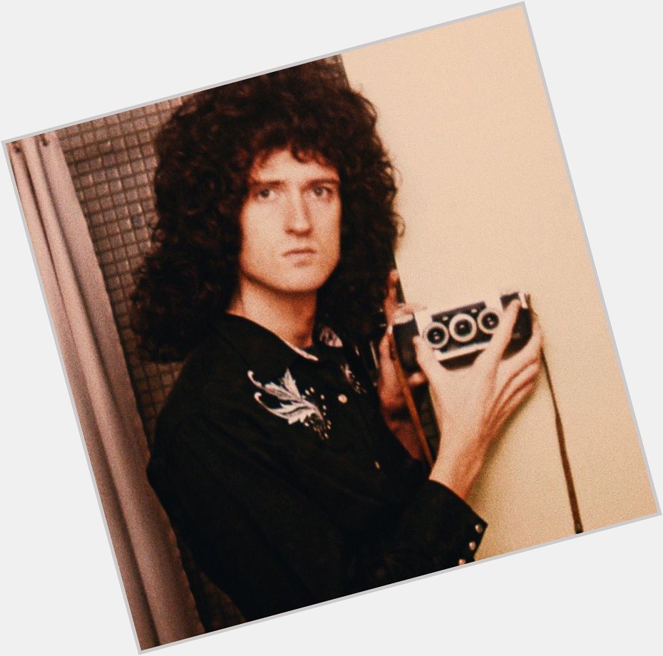 Happy birthday to the genius that is Brian May! hope you have a fab day!   