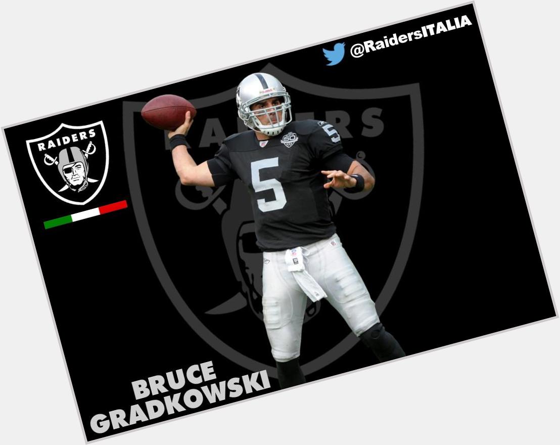 Happy birthday to former QB Bruce Gradkowski ( [2009-2010]... TANTI AUGURI! 