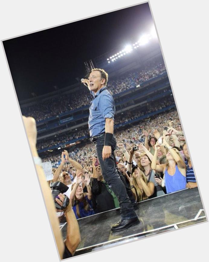 Happy 65 birthday to Bruce Springsteen.Hope he dont retire,I want at least one more tour(Hopefully without Morello) 
