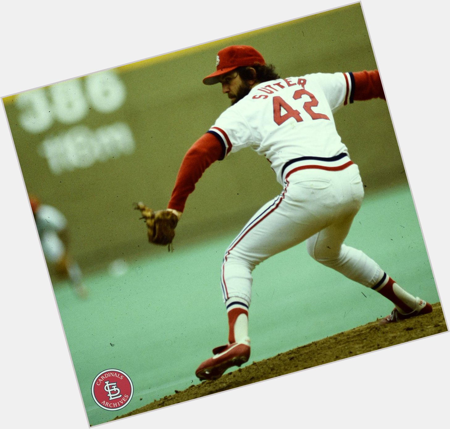 Happy 64th birthday to Hall of Famer and 1982 World Champion pitcher Bruce Sutter! 