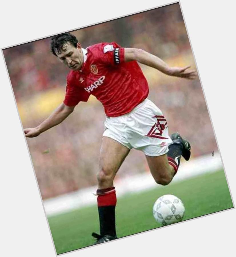 Happy 58th Birthday to Bryan Robson. 
One of the greatest players to ever play for Manchester United 
