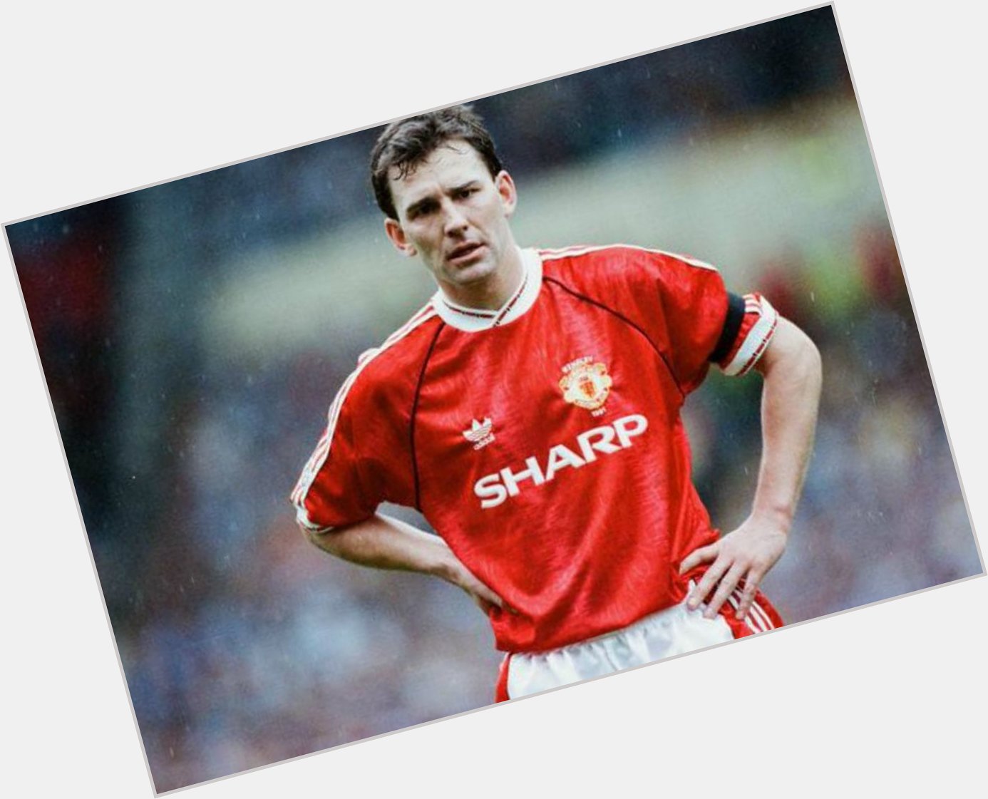 Happy 58th Birthday to legend and former club captain Bryan Robson!  