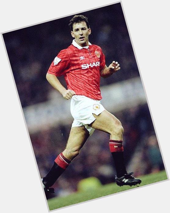 Happy birthday to legend, Bryan Robson.
He turns 58 today.
Robson made 345 appearances, 74 goals. 
