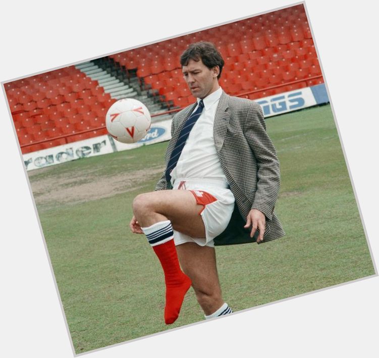Happy 60th Birthday to the Manchester United and England legend Bryan Robson - the inventor of smart casual. 