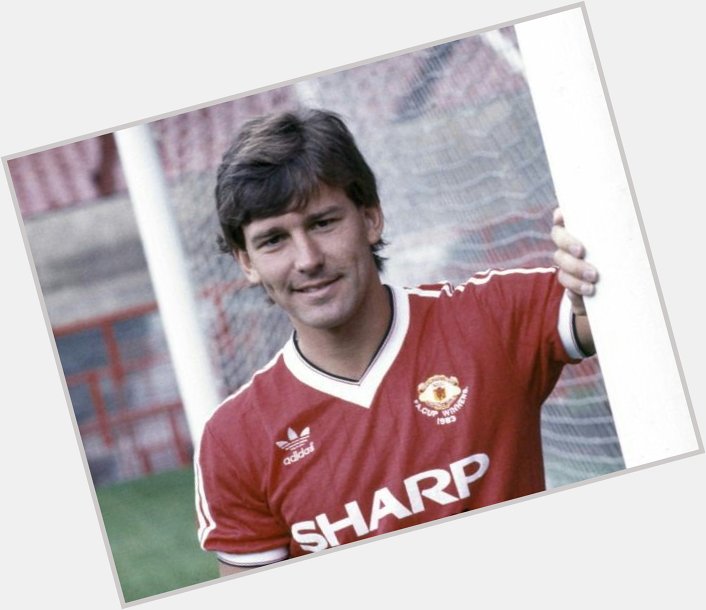 Happy birthday to our legendary former captain Bryan Robson! 