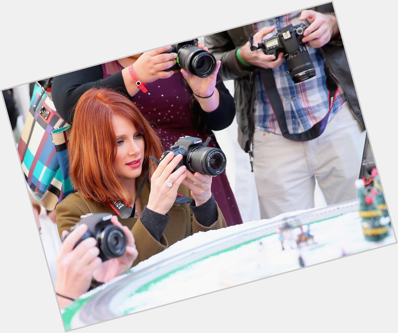 Happy 34th Birthday today\s über-cool celebrity with an über-cool camera: the beautiful BRYCE DALLAS HOWARD 