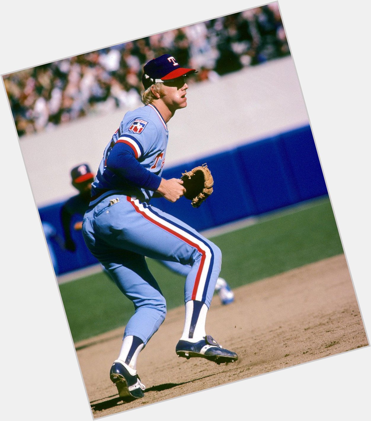 Happy Birthday Buddy Bell, 6x GG, 5x All-Star 3B; career high 101 RBI, 200 H, 42 2B in 1979.   