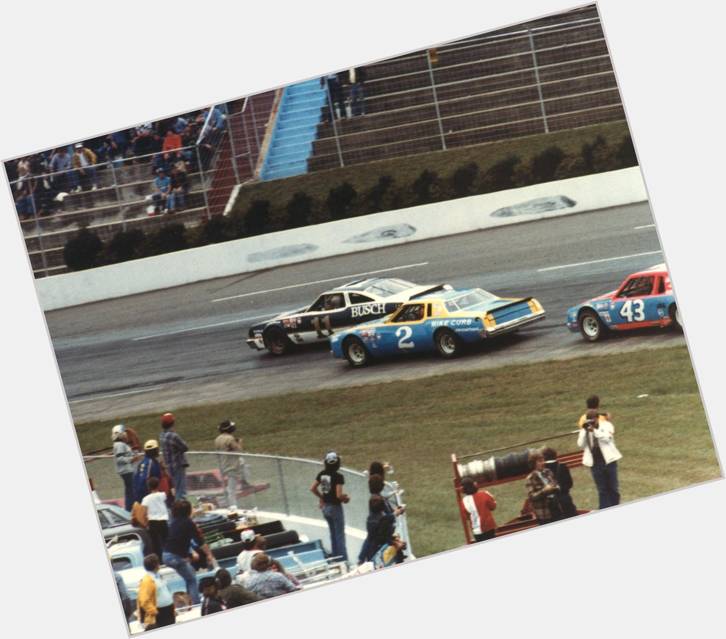 The DE Archive wishes Cale Yarborough a Happy 81st Birthday today!! I do not know who took these pictures. 