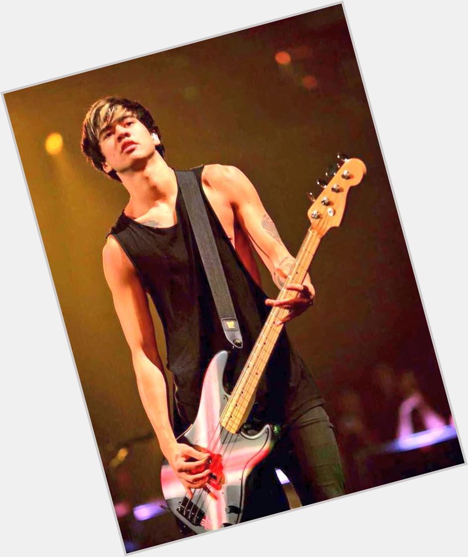 HAPPY BIRTHDAY CALUM HOOD <3 LOVE YOU:) CANT WAIT TO SEE YOU NEXT MONTH! 