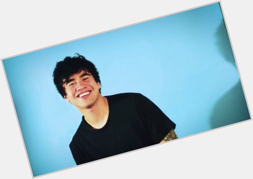 Happy birthday to mr calum hood! thank u for everything. i hope u have a good ass bday. love u forever 