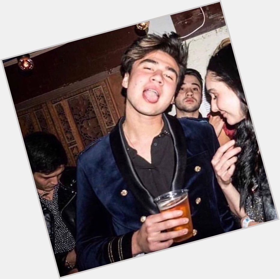 Happy birthday to the one and only calum hood pls never cut your hair ily 