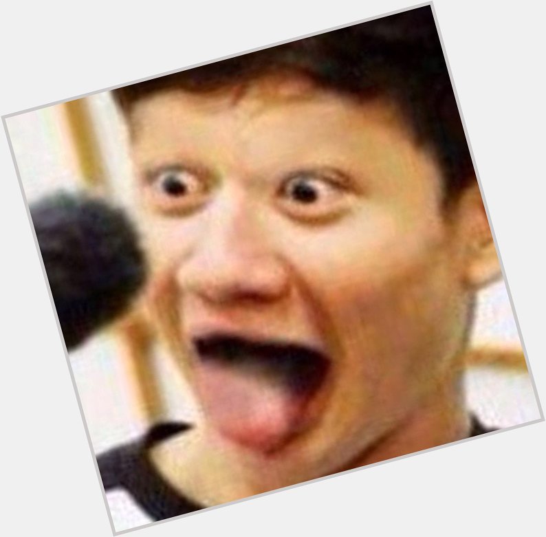 Happy birthday to calum hood, here s two cursed photos of you : D 