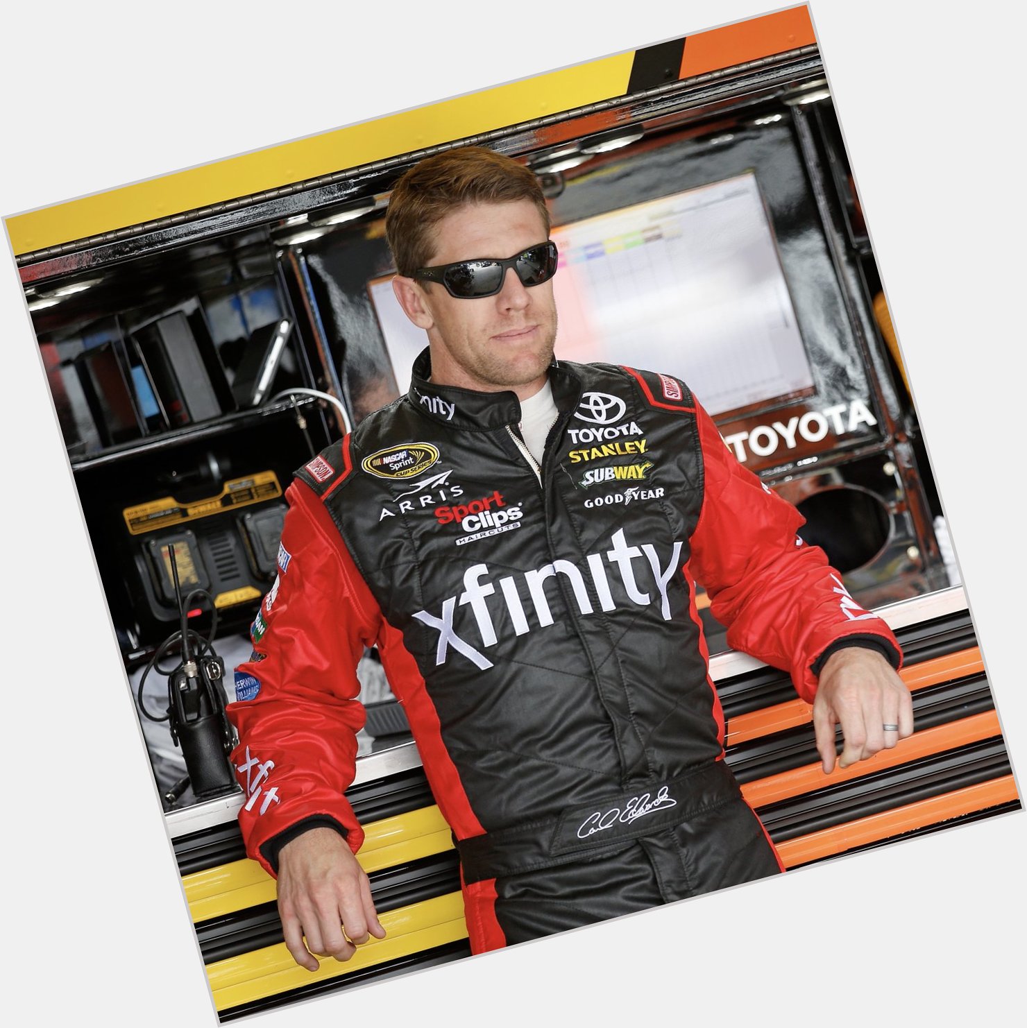 Hit the  to wish Carl Edwards a happy birthday! 

Wonder if he ll tune in to  