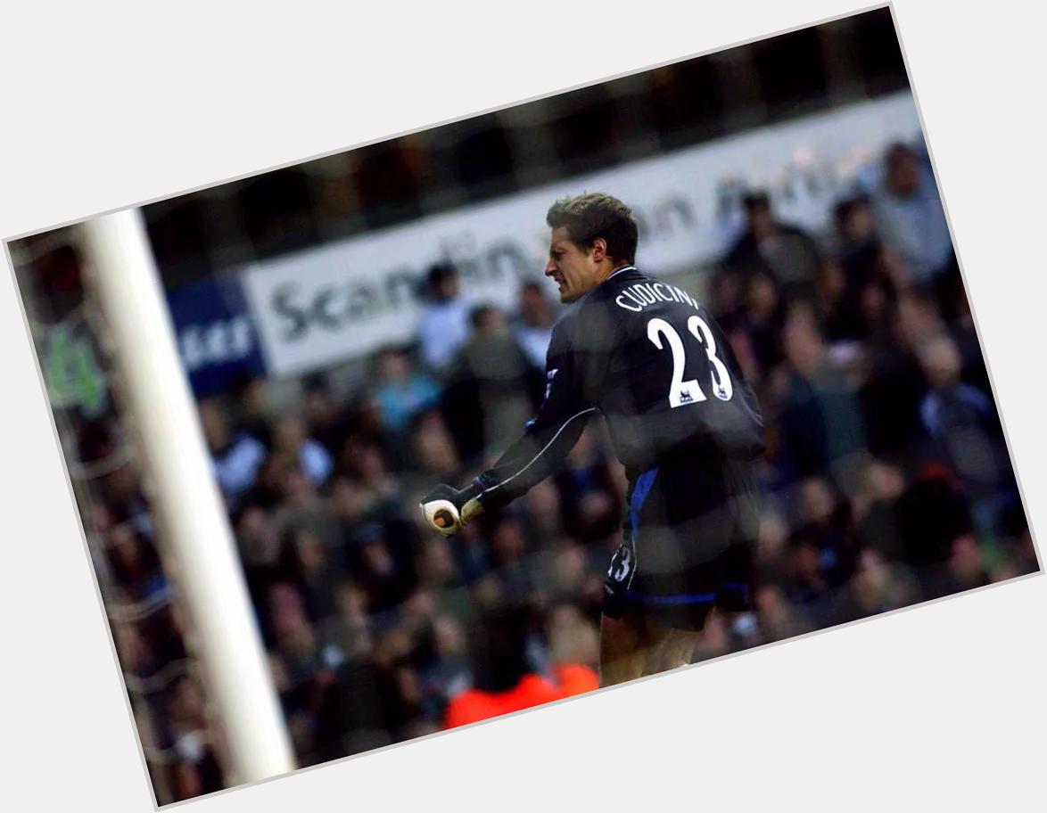 Happy Birthday to Carlo Cudicini, A Chelsea hero. Loved watching him play, have a good one Cudi! 