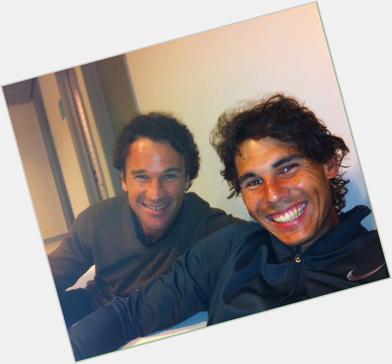 Happy 41st birthday to former World No.1 and Roland Garros champ Carlos Moya! 
( : Rafa Nadal on Facebook) 