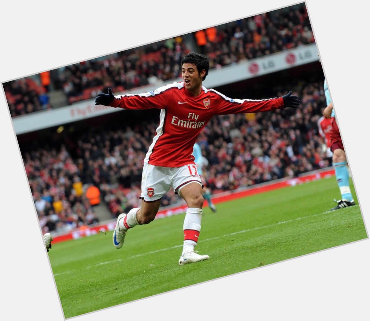 Happy birthday to our former Mexican Gunner, Carlos Vela! 