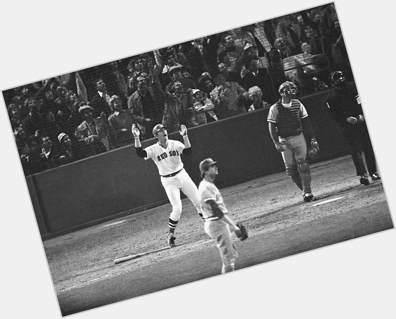 Happy 75 birthday to the great Carlton Fisk. 