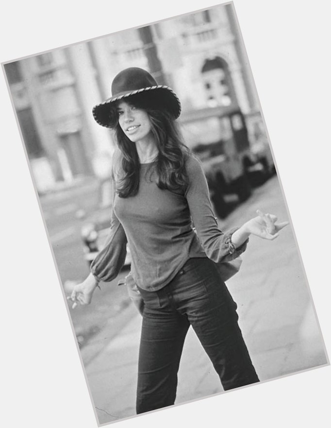 Happy 77th birthday to the incredible Carly Simon, who was born on this day in 1945. 