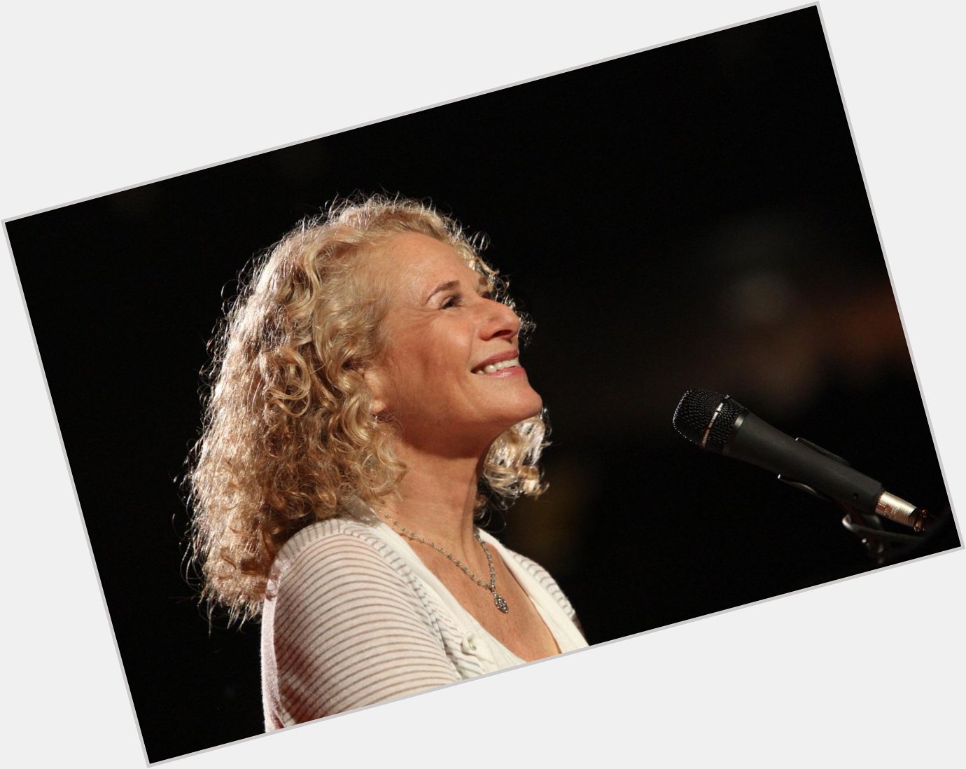   Happy birthday to one of the great women of rock... Carole King is 73 today :-) 